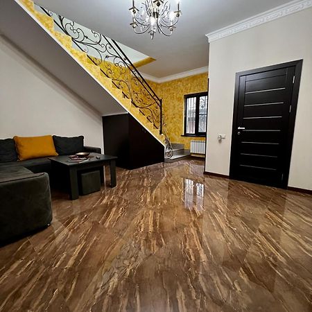 New , Comfortable 3 Bedroom House 예레반 외부 사진