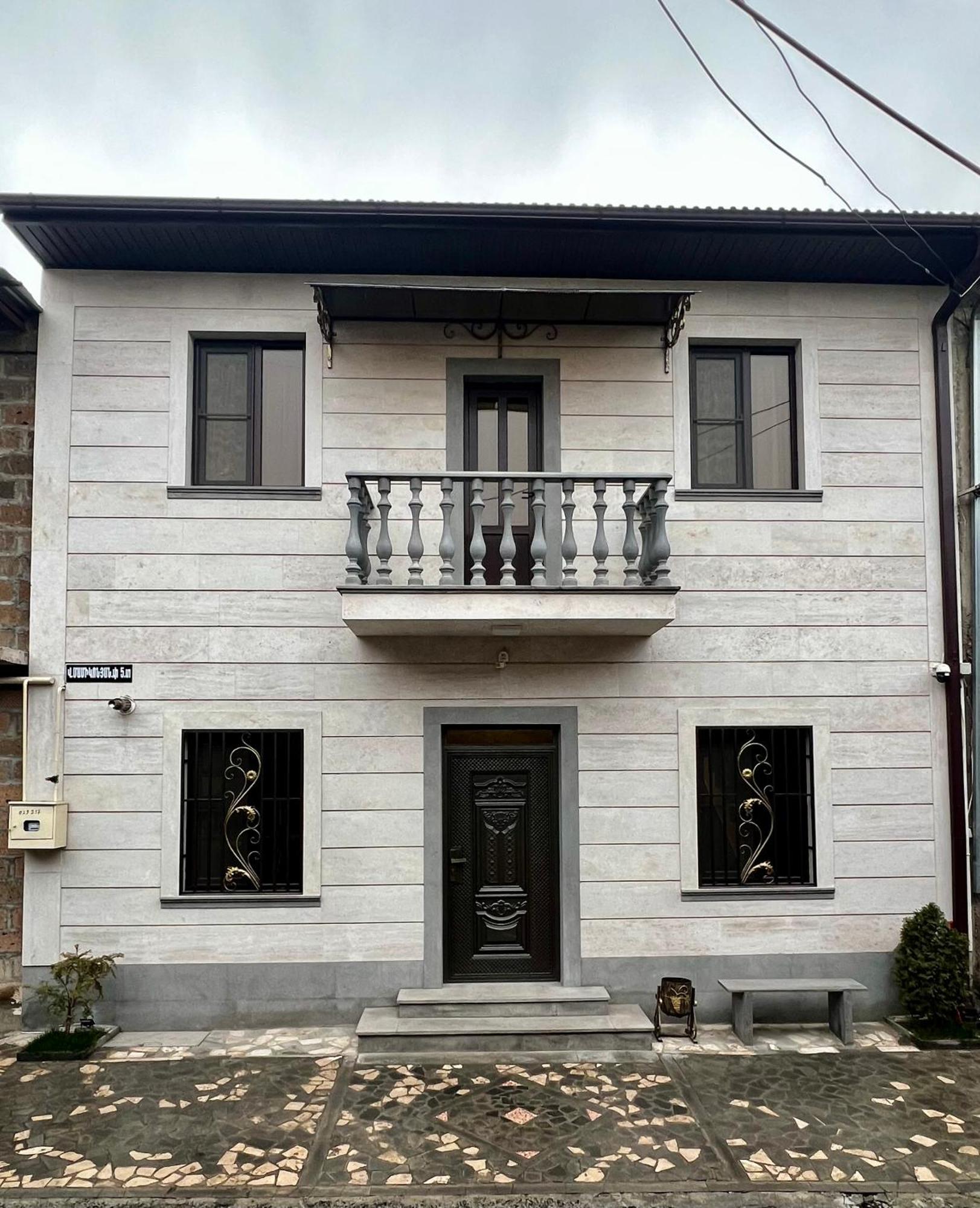 New , Comfortable 3 Bedroom House 예레반 외부 사진
