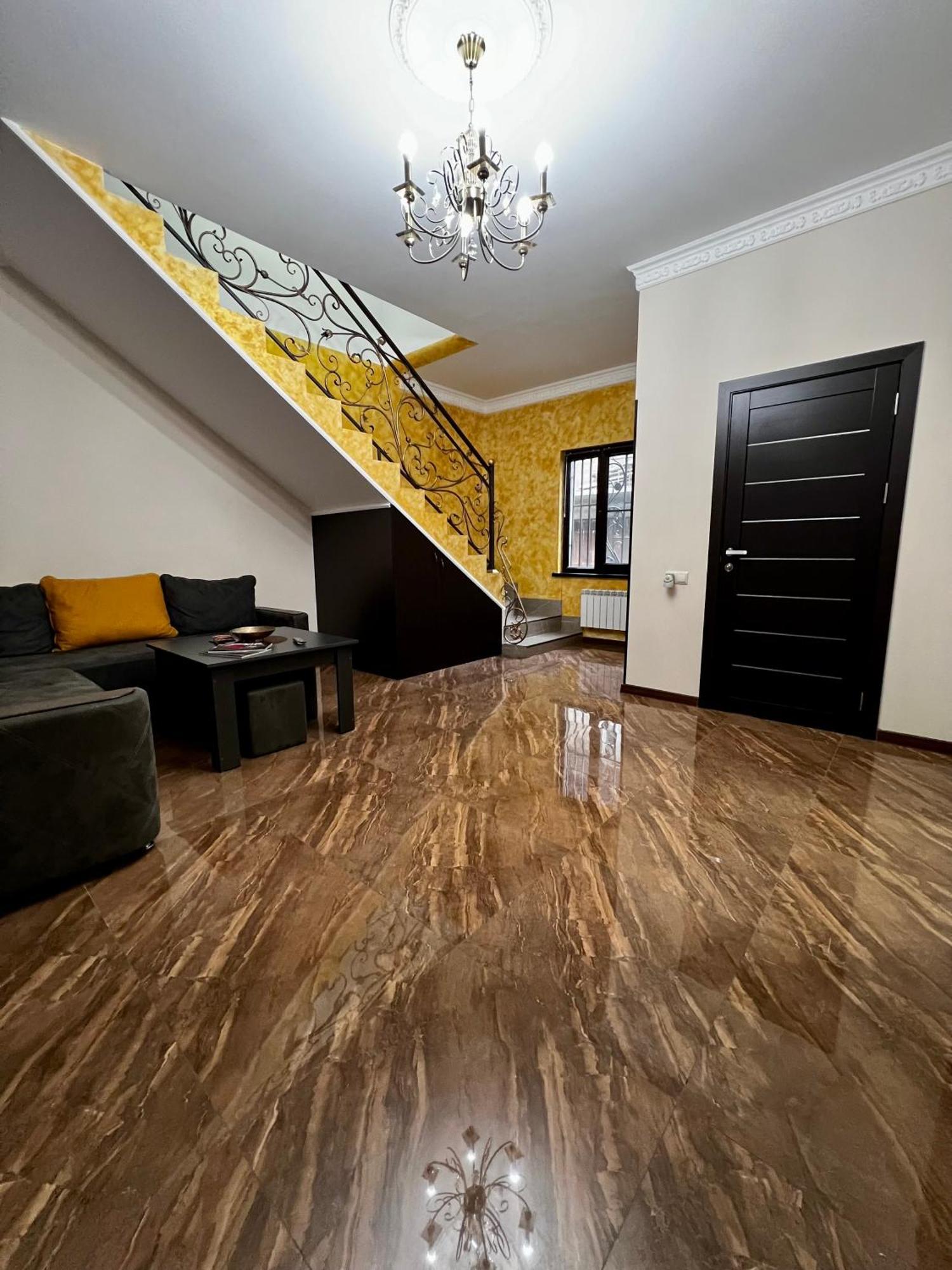 New , Comfortable 3 Bedroom House 예레반 외부 사진