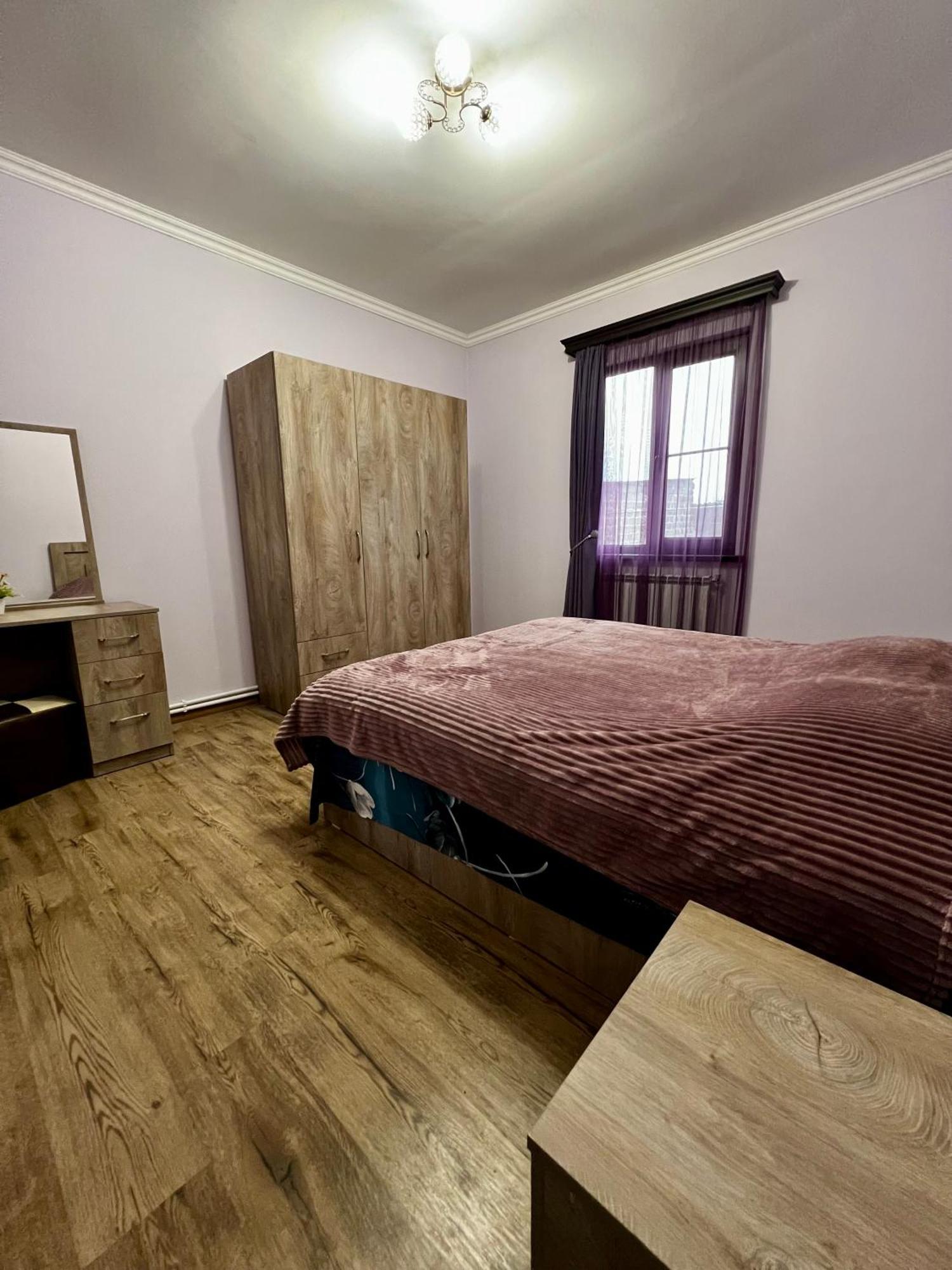 New , Comfortable 3 Bedroom House 예레반 외부 사진