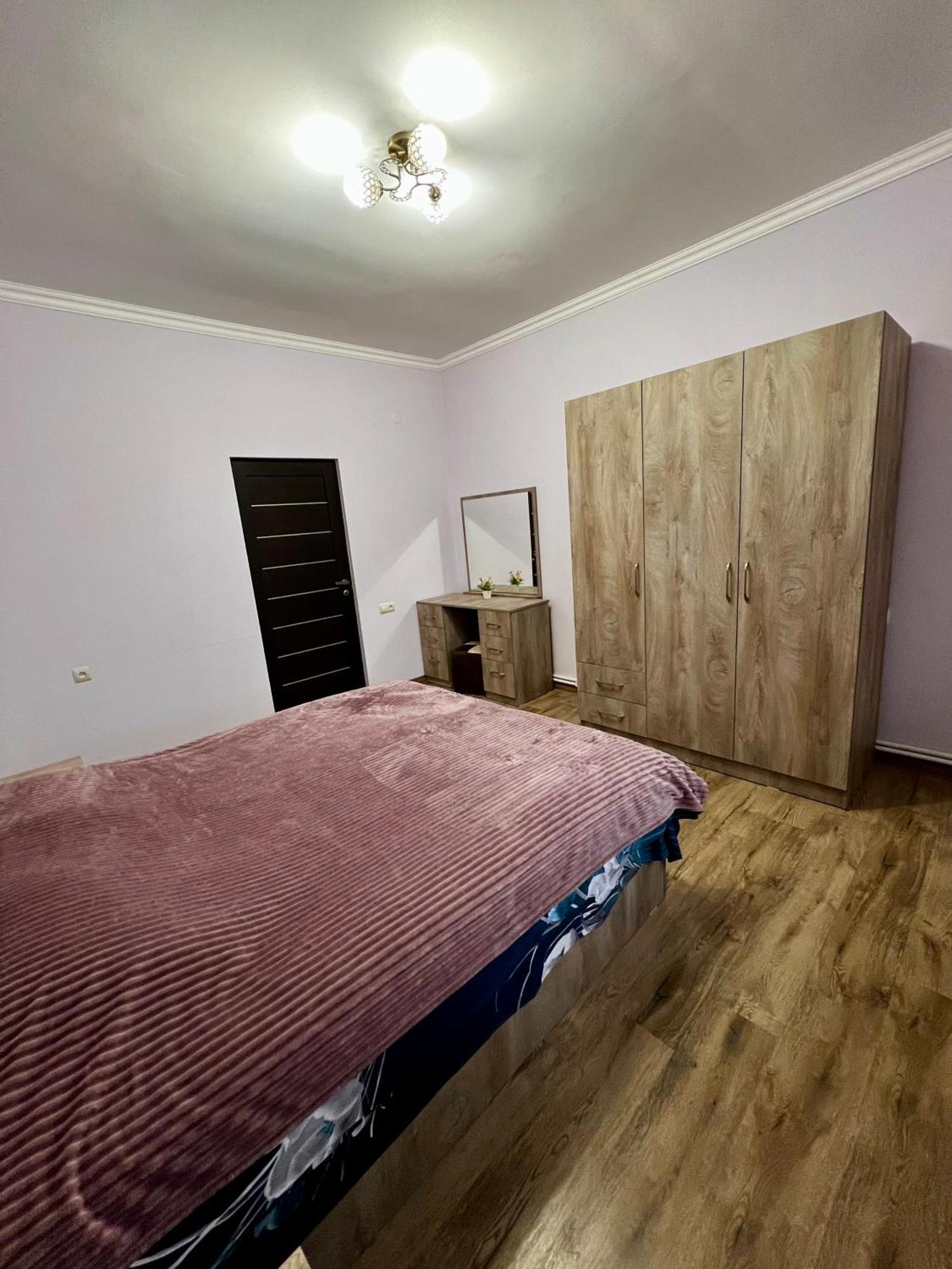 New , Comfortable 3 Bedroom House 예레반 외부 사진