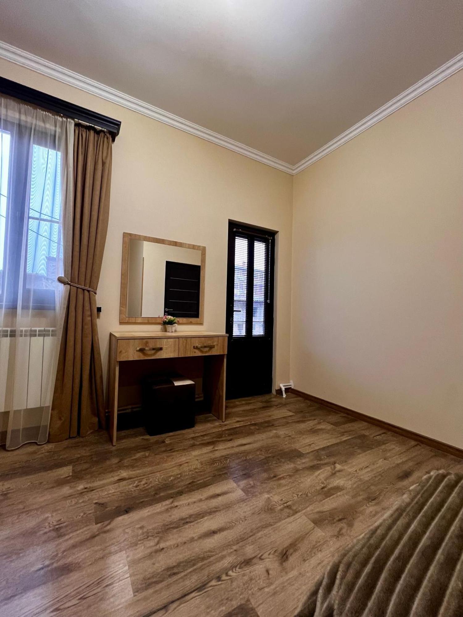New , Comfortable 3 Bedroom House 예레반 외부 사진